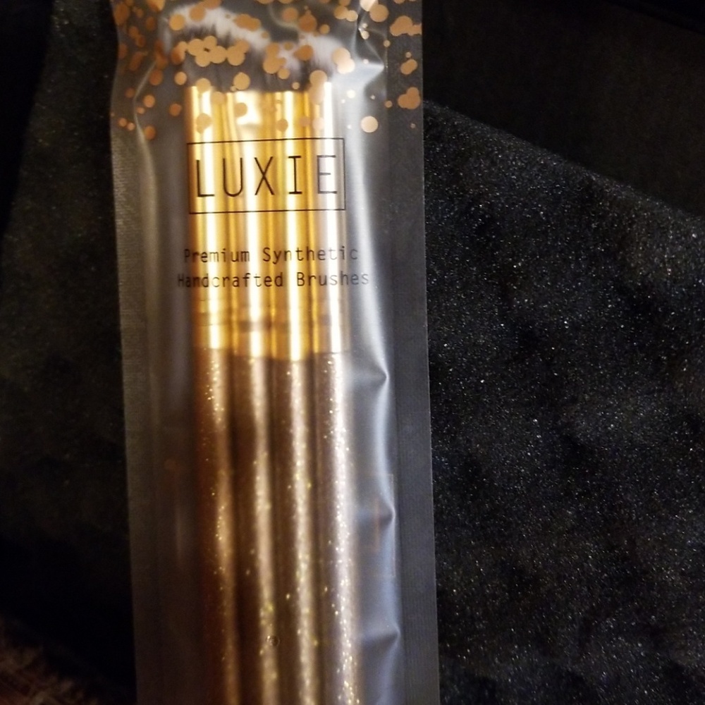 Set of 4 Gold Luxie mini brushes